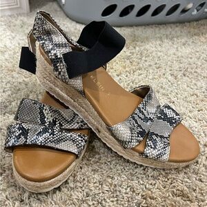 Annie Klein Wedge Leopard Sandals